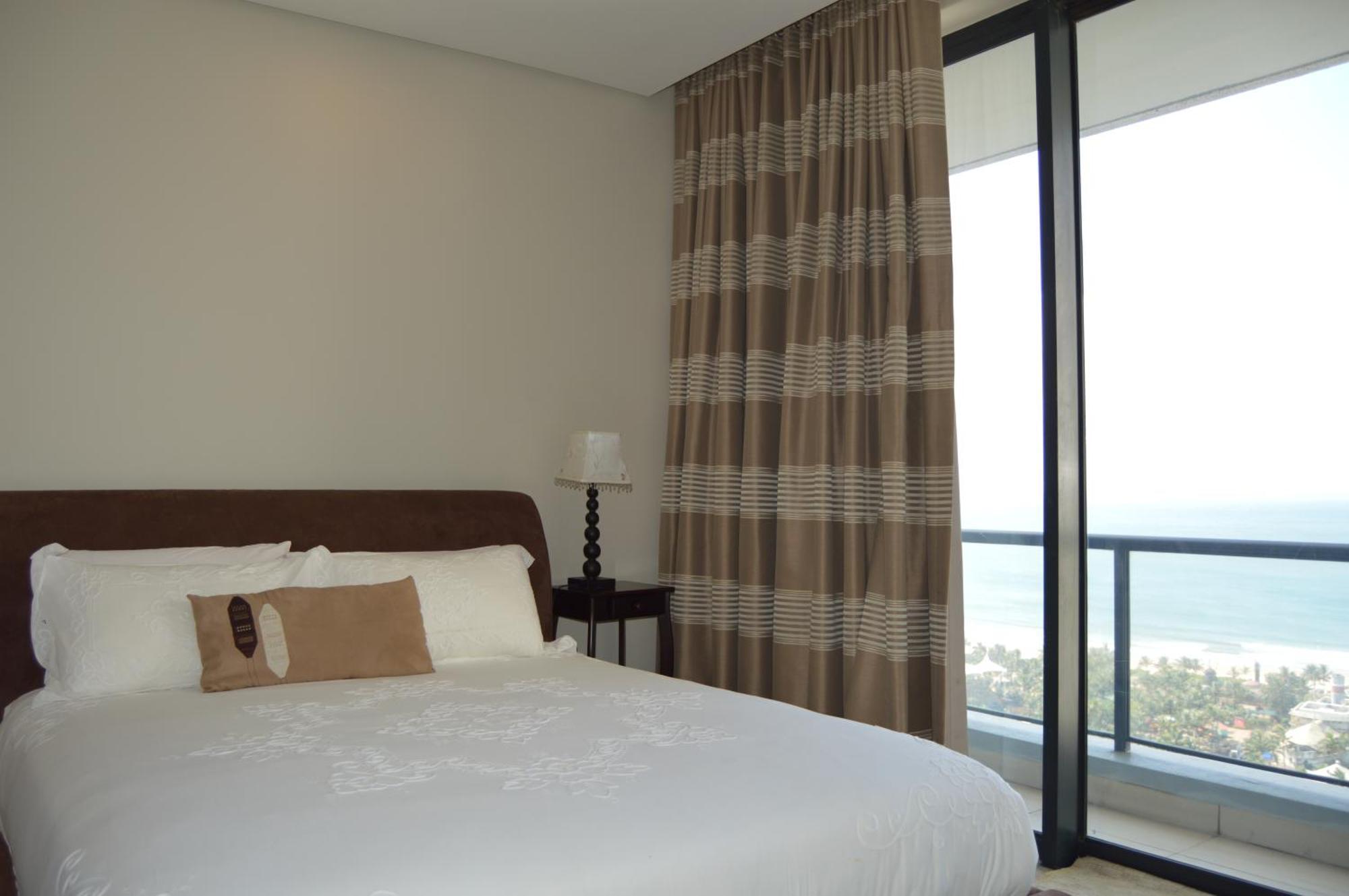 Front - Grand Penthouse With Panoramic Views * Durban