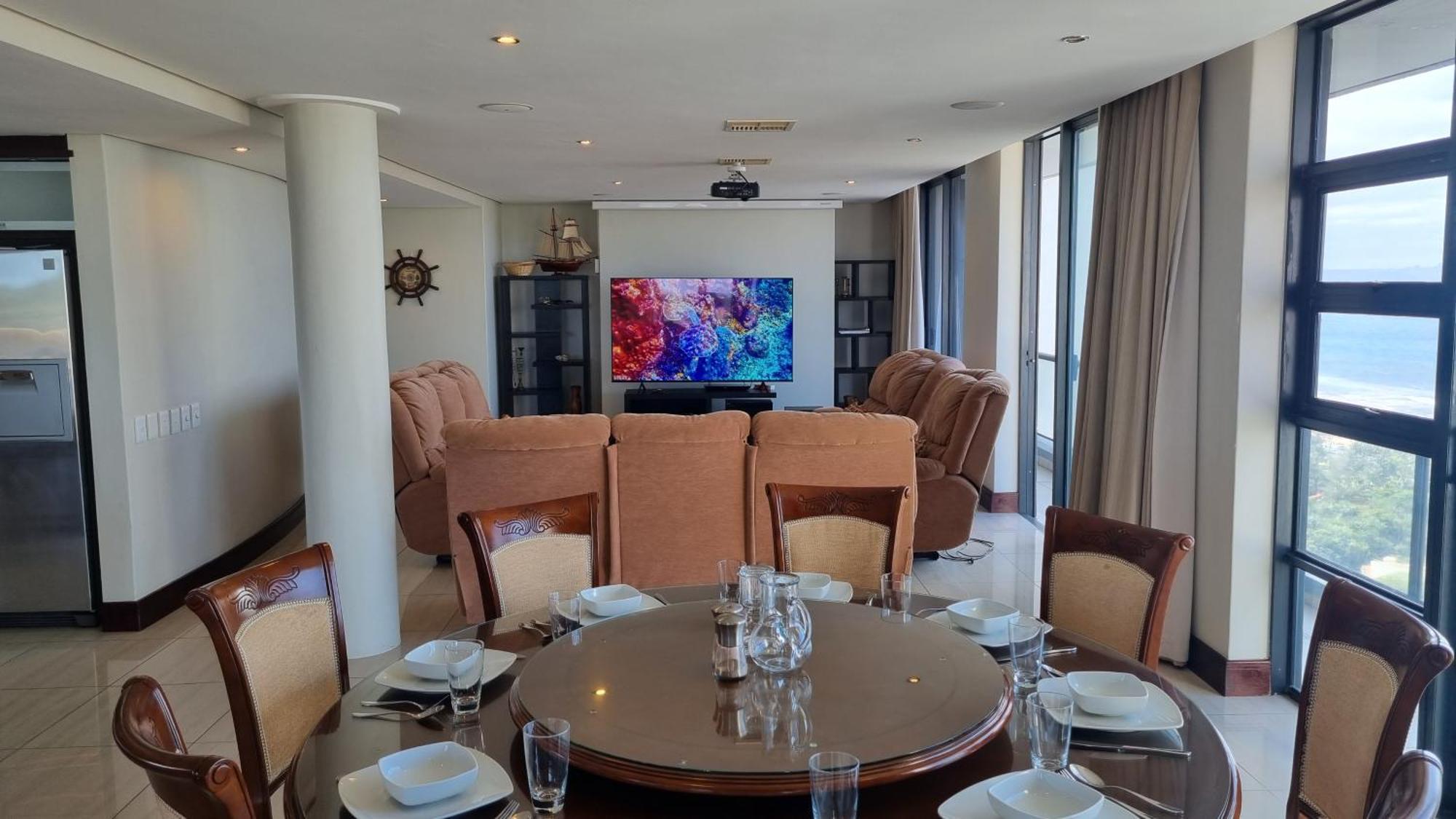 Front - Grand Penthouse With Panoramic Views * Durban